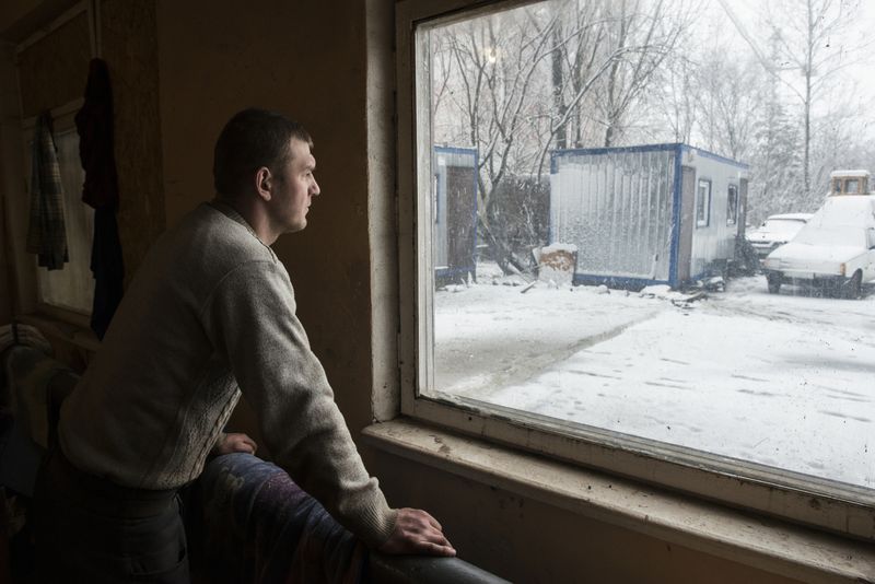 © Pierpaolo Mittica - Yuriy at the end fo his shift waiting to go home