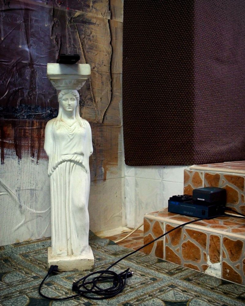 © Davide Palmisano - the technical equipment available to the television network are simple and often outdated, yet efficient