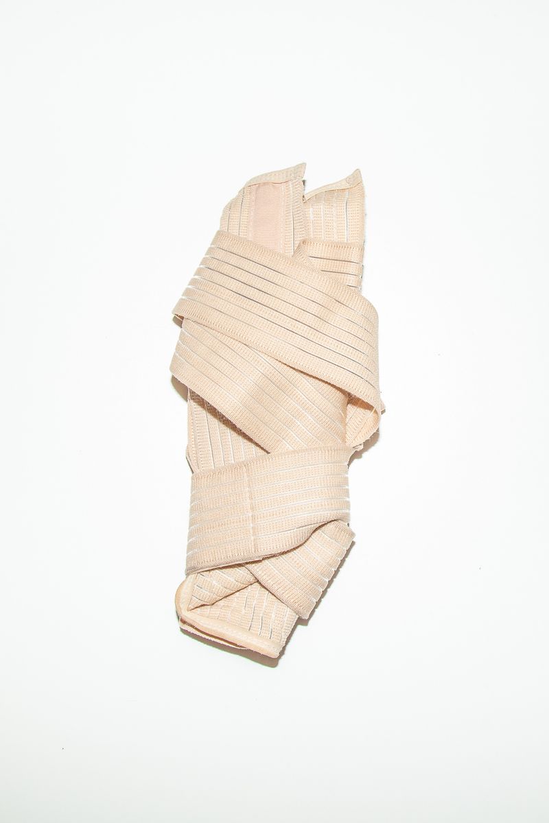 © Joaanna Olichwer - Image from the DO IT T0 YOURSELF photography project