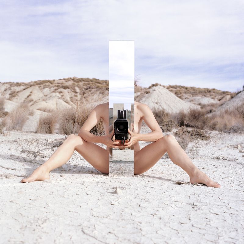 © lom-of-LaMa - Self-reflection I (2023), analogue photography