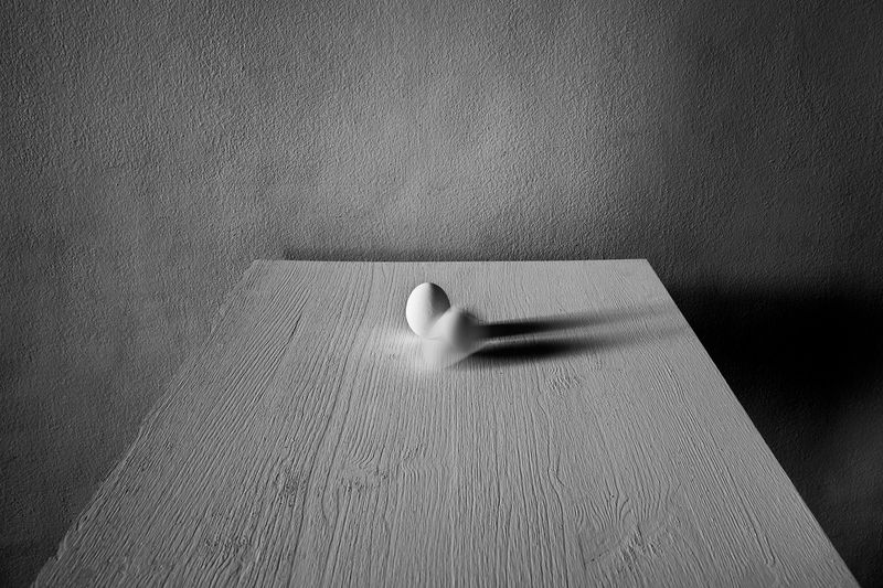 © MARIO ERMOLI - Eggs_in_motion