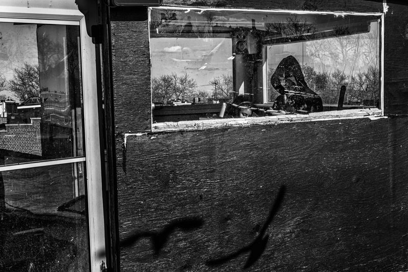 © Bastien Deschamps - Image from the The Pigeons are getting Braver photography project