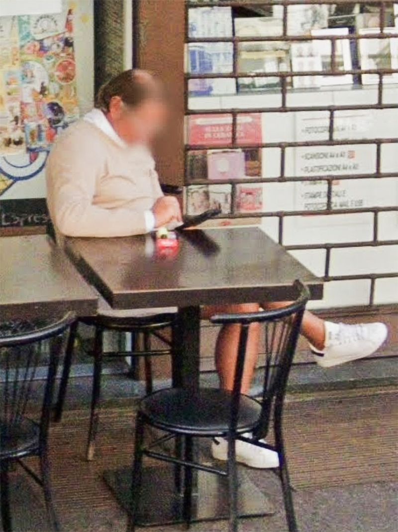 © Lorenzo Vargiu - Cigarettes and Manhole Covers (9)