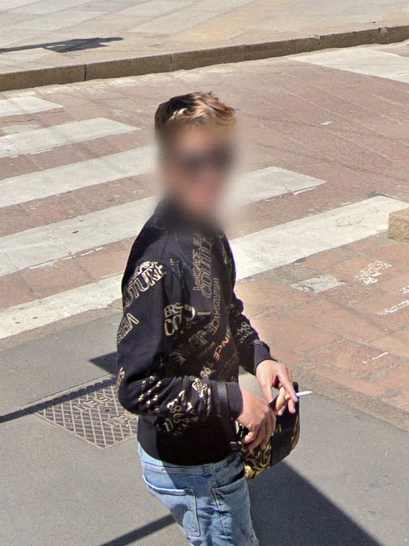 © Lorenzo Vargiu - Cigarettes and Manhole Covers (3)