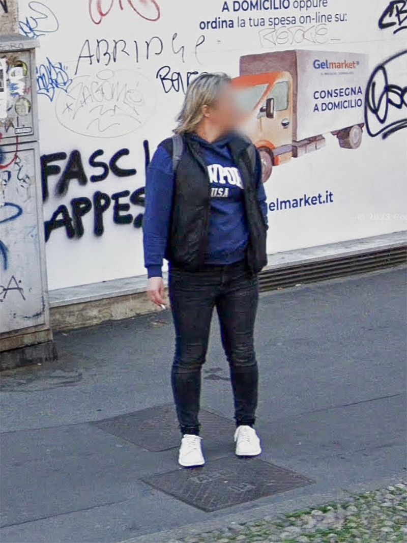 © Lorenzo Vargiu - Cigarettes and Manhole Covers (8)