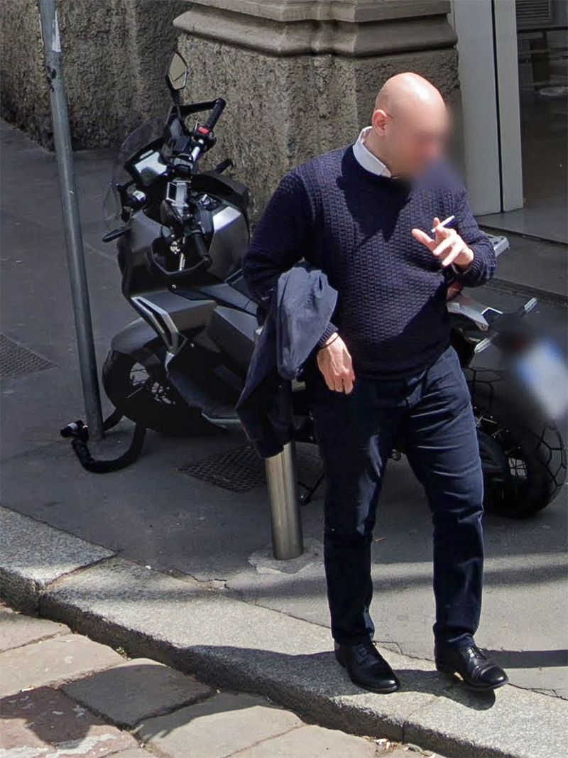 © Lorenzo Vargiu - Cigarettes and Manhole Covers (4)