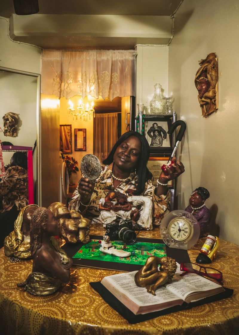 © Kairon(Ren-Kai) Liu - Humans as Hosts: 015