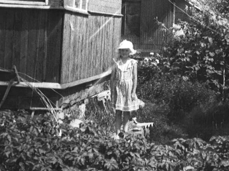 © Elena Taganova - Image from the Shadows of the Summer Wind photography project