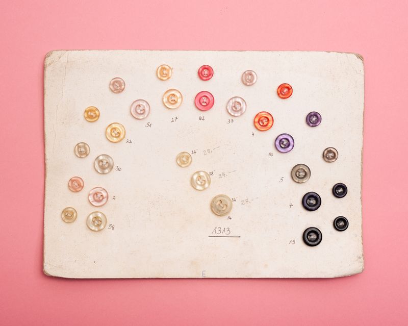 © max.korndoerfer - Button sample card