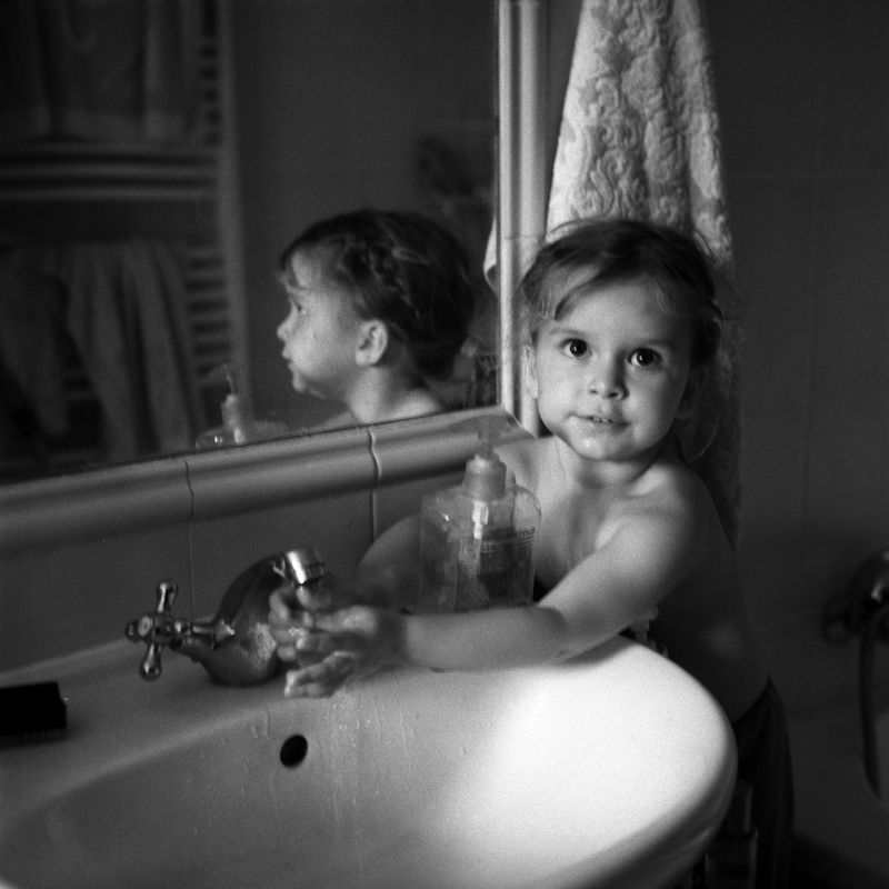 © Adam Kencki - Image from the house at hundred cats photography project