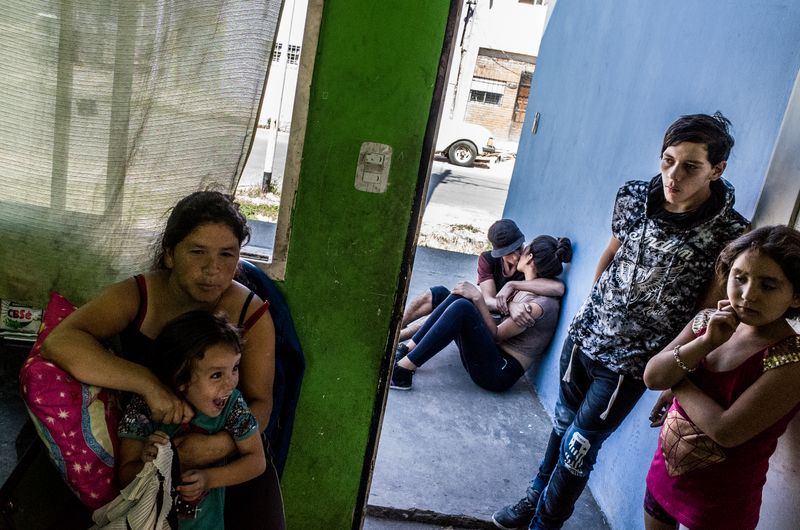 © Karl Mancini - Image from the AMORES PERROS photography project