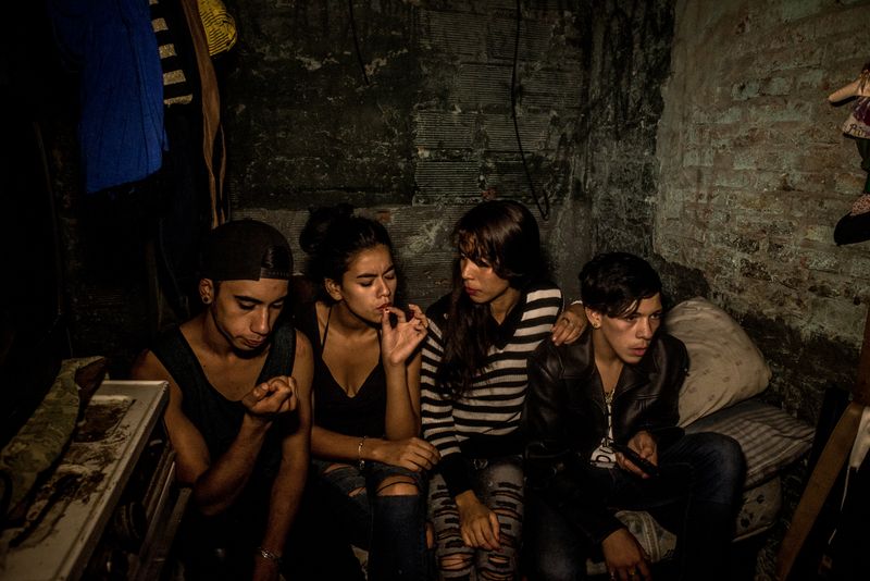 © Karl Mancini - Image from the AMORES PERROS photography project