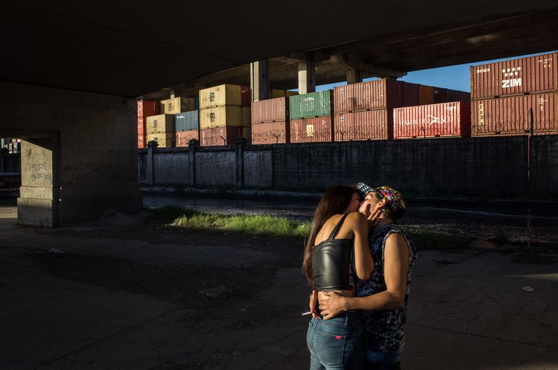 © Karl Mancini - Image from the AMORES PERROS photography project