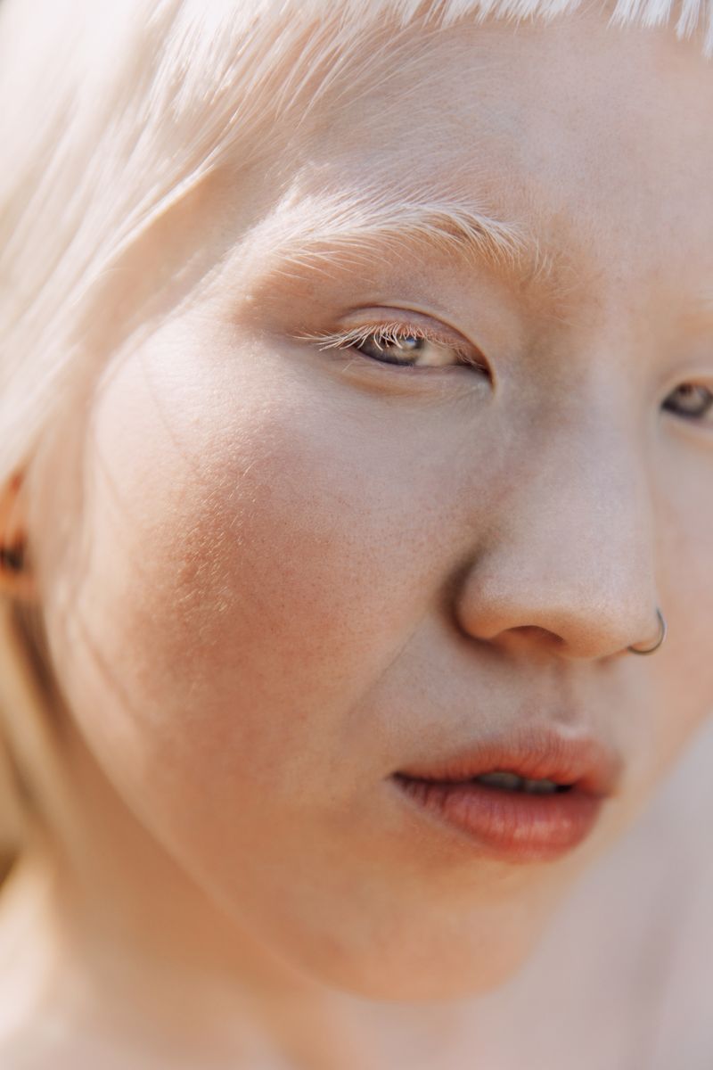 © Leafy Yun Ye - Portrait of Elaine in Silver Lake, Los Angeles, 2019.