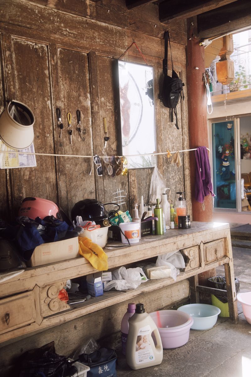 © Leafy Yun Ye - An interior space of a traditional house in Tengchong, China, 2023.