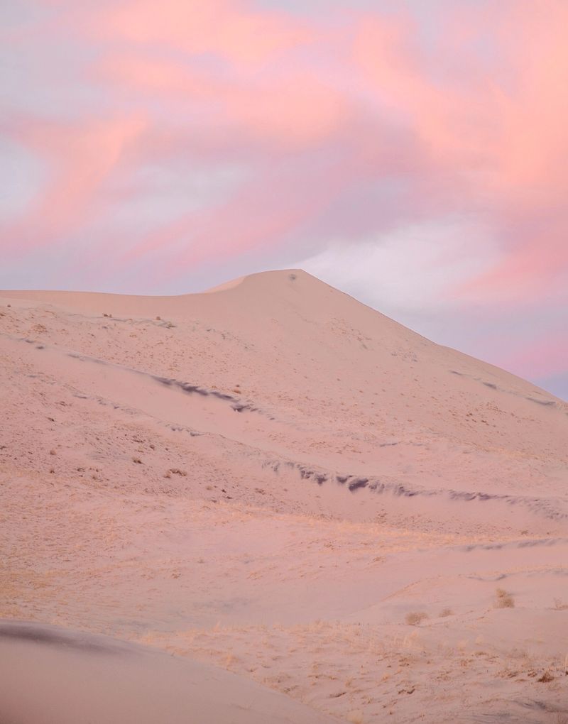 © Leafy Yun Ye - 凸 (Outwards)