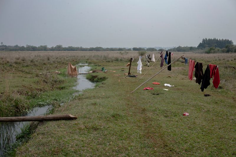 © Katarzyna and Marianne Wasowska - Image from the Waiting for the snow photography project