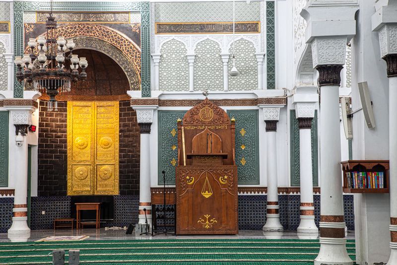 © András Polgár - Image from the My lovely sharia; Banda Aceh after the 26 December 2004 Indian ocean earthquake and tsunami photography project