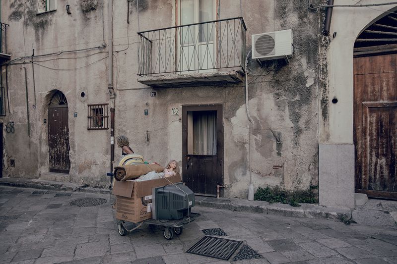 © Carmelo Stompo - Image from the UNDER YOUR FEET photography project