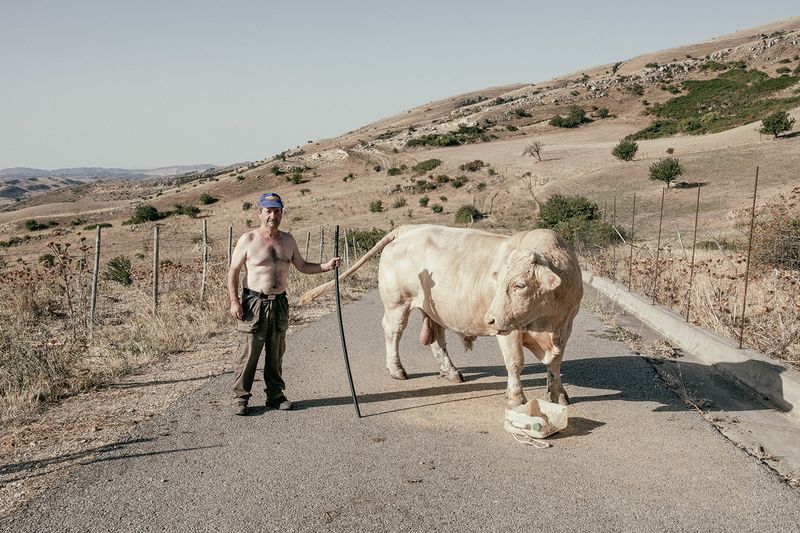 © Carmelo Stompo - Image from the UNDER YOUR FEET photography project