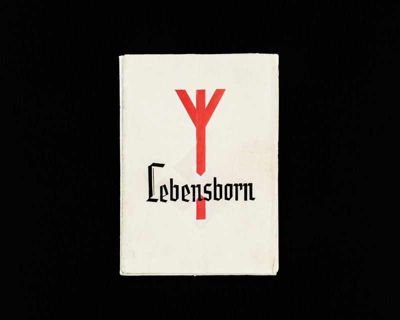 © Angeniet Berkers - Image from the Lebensborn photography project