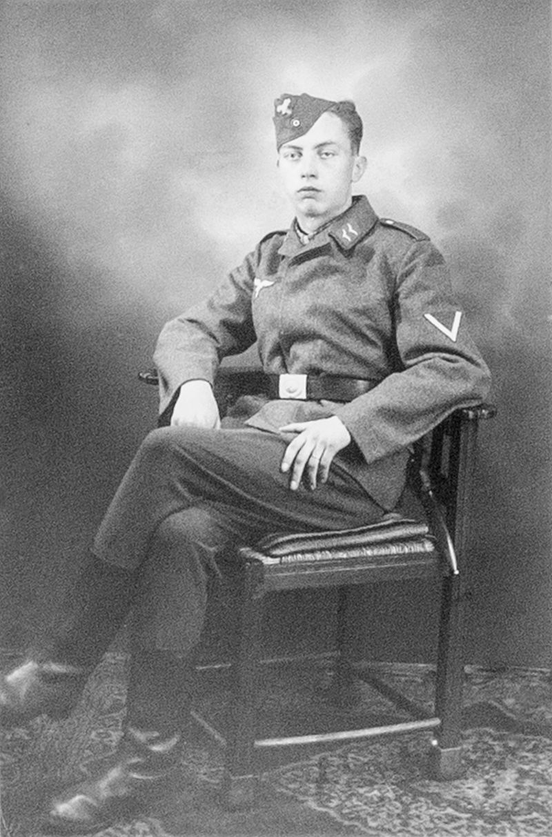 © Angeniet Berkers - Image from the Lebensborn photography project