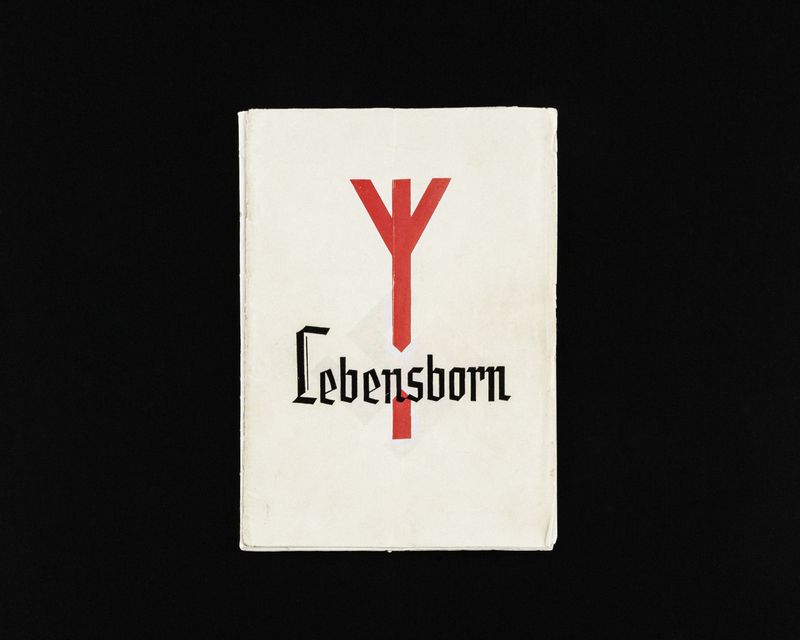 © Angeniet Berkers - Image from the Lebensborn photography project