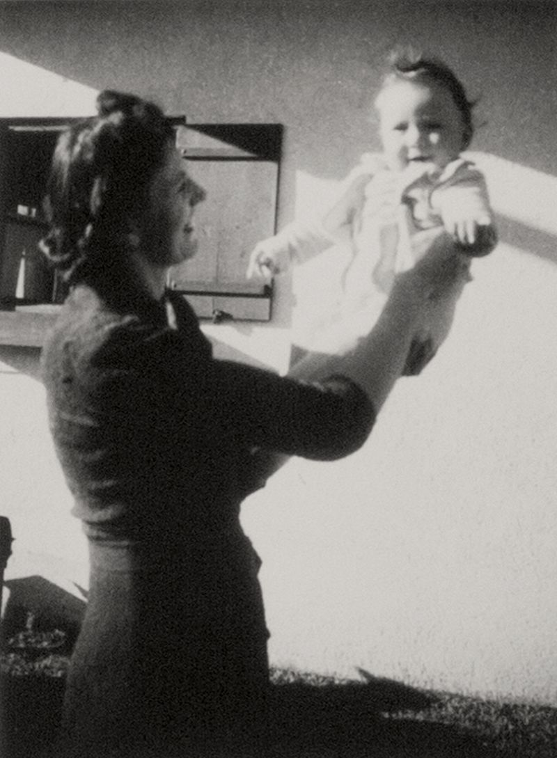 © Angeniet Berkers - Image from the Lebensborn photography project