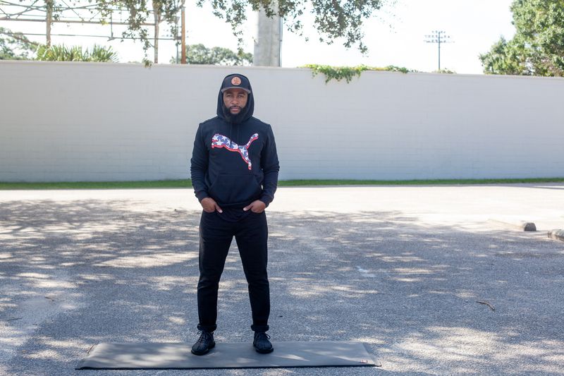 © Medina Dugger - Image from the Couples Yoga photography project