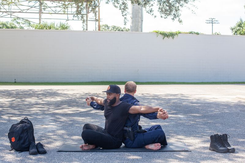 © Medina Dugger - Image from the Couples Yoga photography project