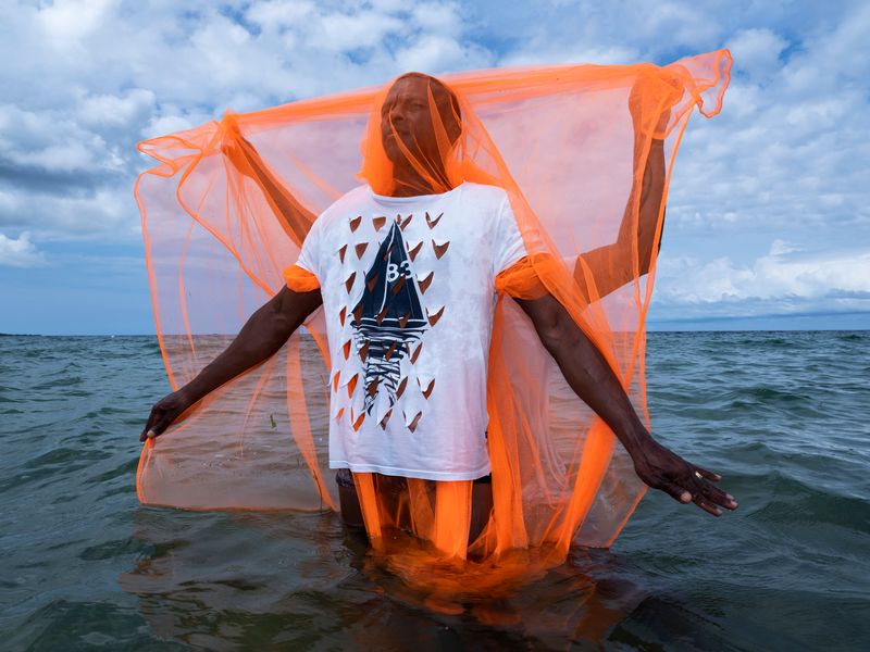 Photobook Review: El Pez Muere Por La Boca by Santiago Escobar-Jaramillo