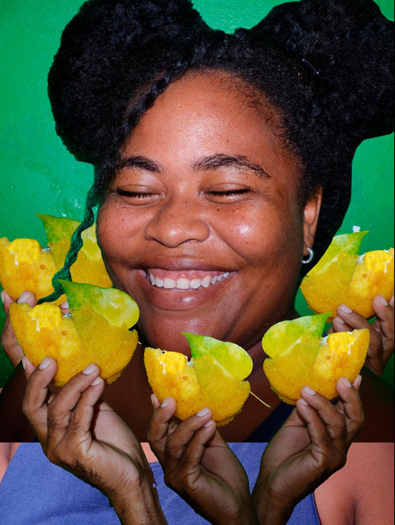 Photobook Review: El Pez Muere Por La Boca by Santiago Escobar-Jaramillo