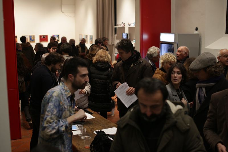 400 People For Familiar Stranger's Vernissage