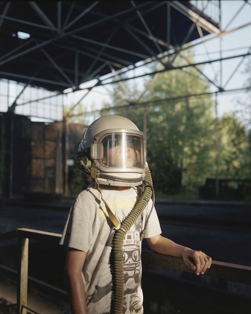 Youthful Gazes at the Unpolluted Night Sky