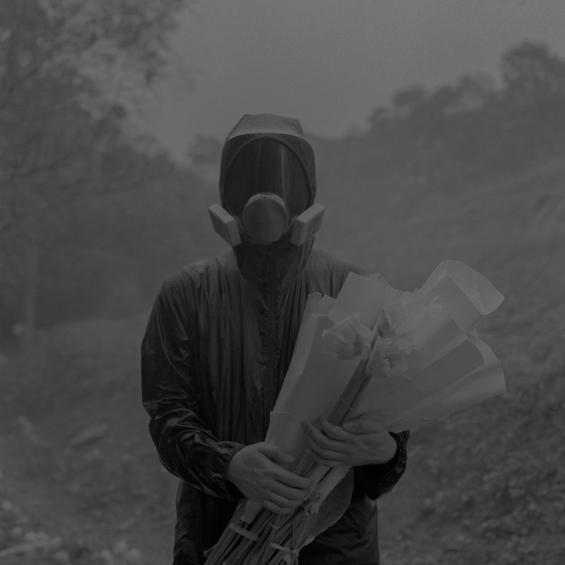 The Blurred Boundaries of a Fast-Changing History