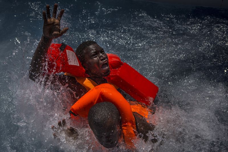 Turkish Photographer Burhan Ozbilici Wins the World Press Photo of the Year