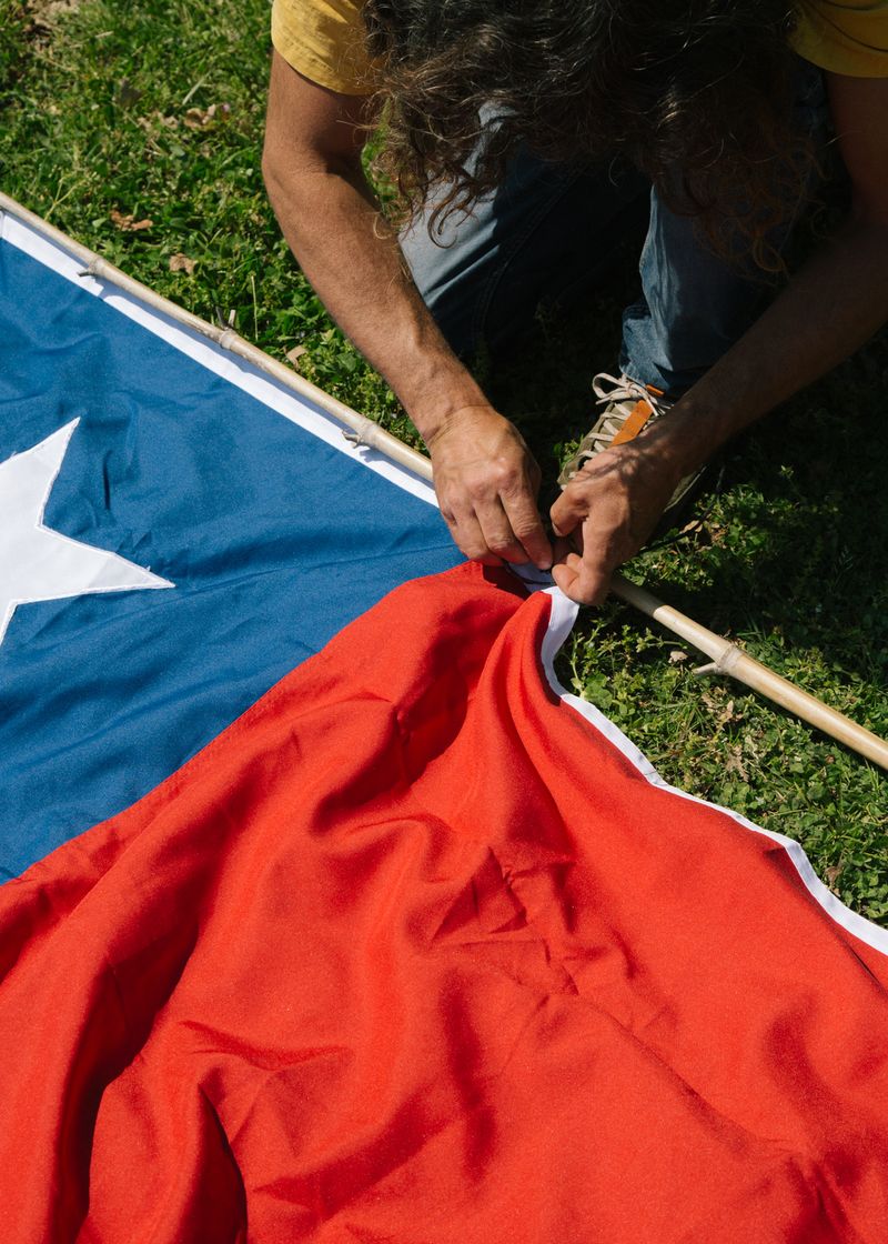 Maintaining Chilean Bonds in a French Setting