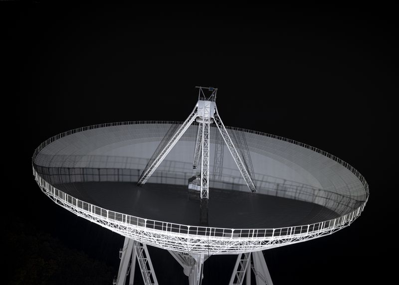 A Photographic Investigation on the Boundary Between Knowledge and Assumption