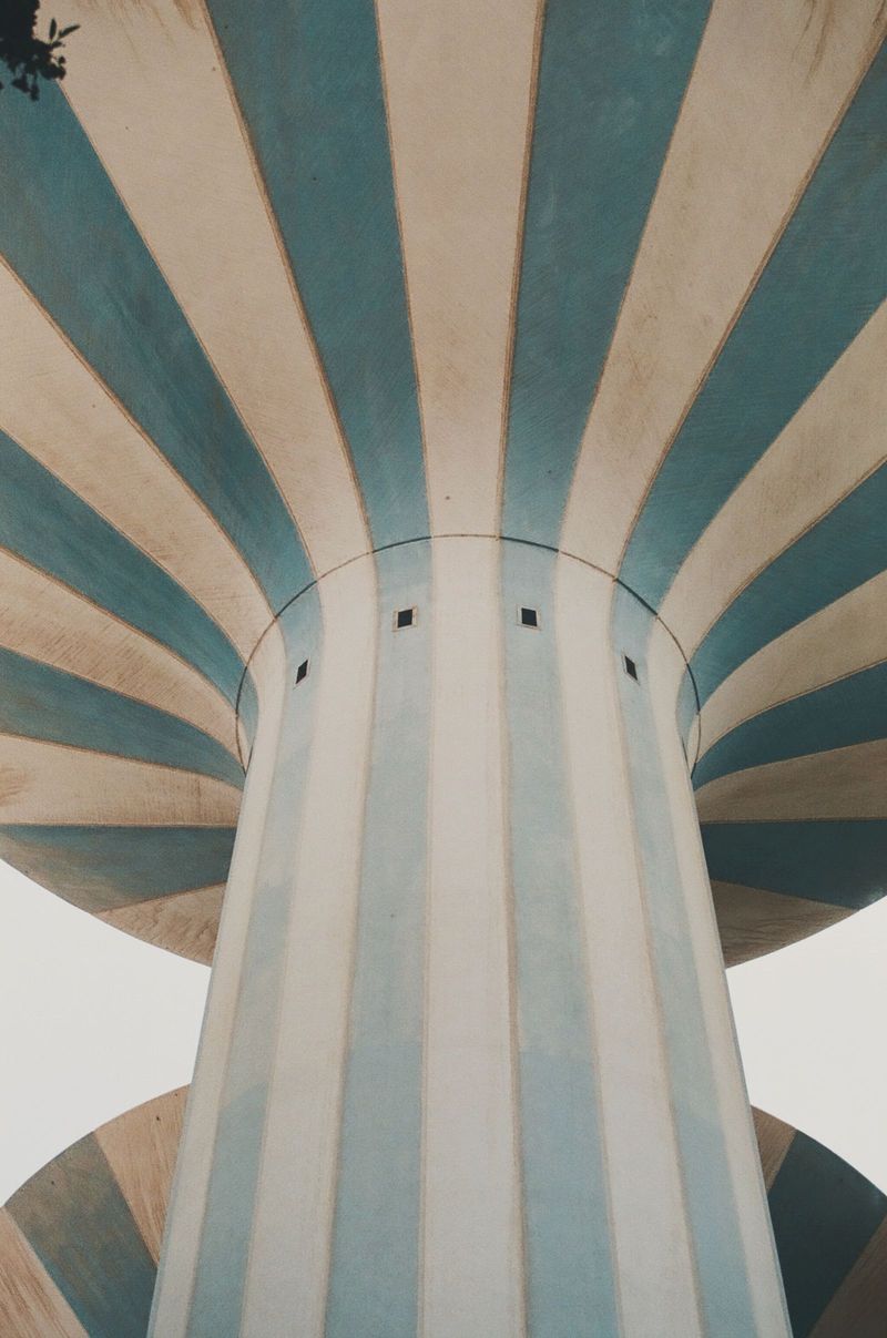 Munirah Almehri Plays With Photography and Gender Identity to Criticise Rigid Kuwaiti Society