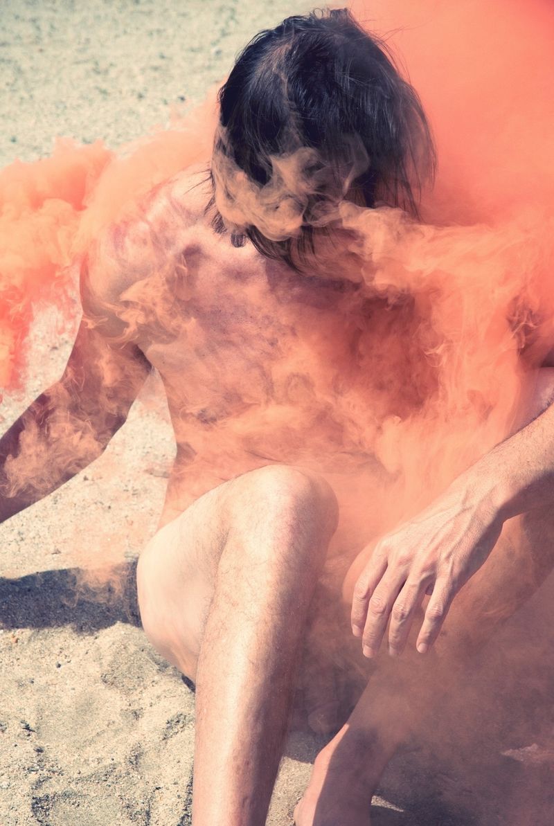 Abstract Scenarios: A Silent Dialogue Between Body and Nature