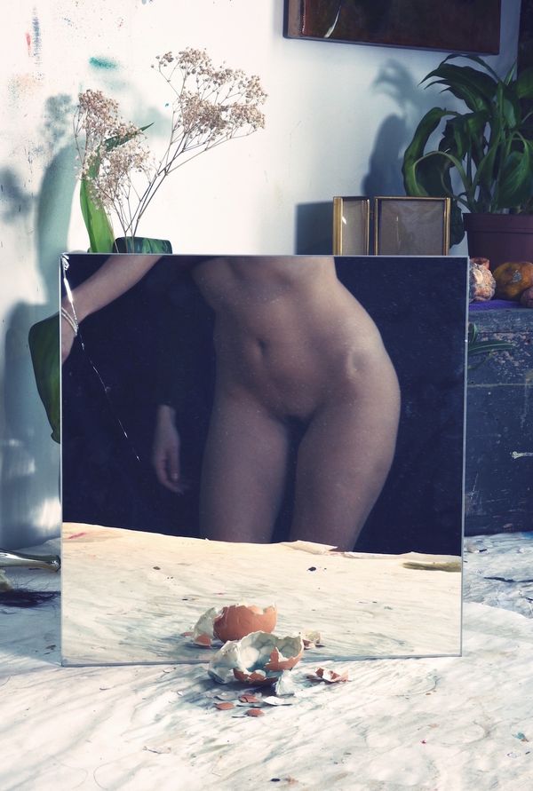 Abstract Scenarios: A Silent Dialogue Between Body and Nature