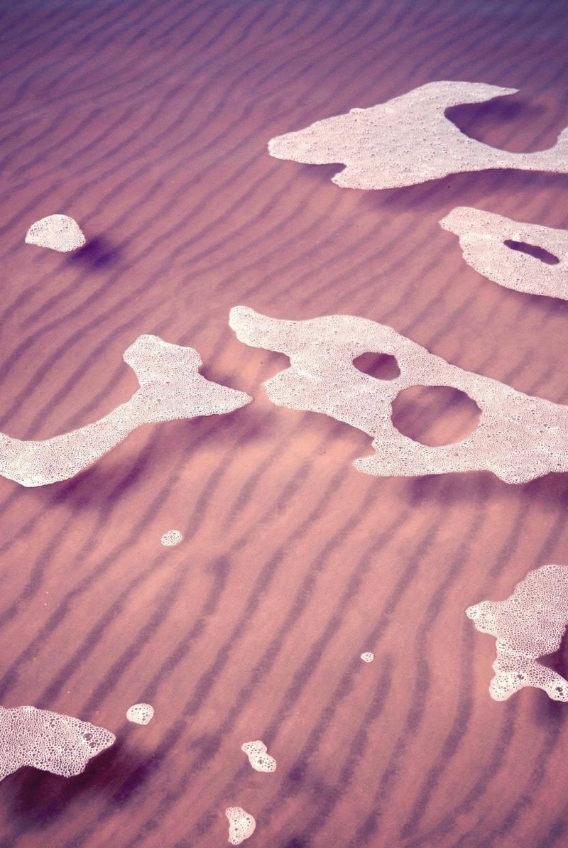 Abstract Scenarios: A Silent Dialogue Between Body and Nature