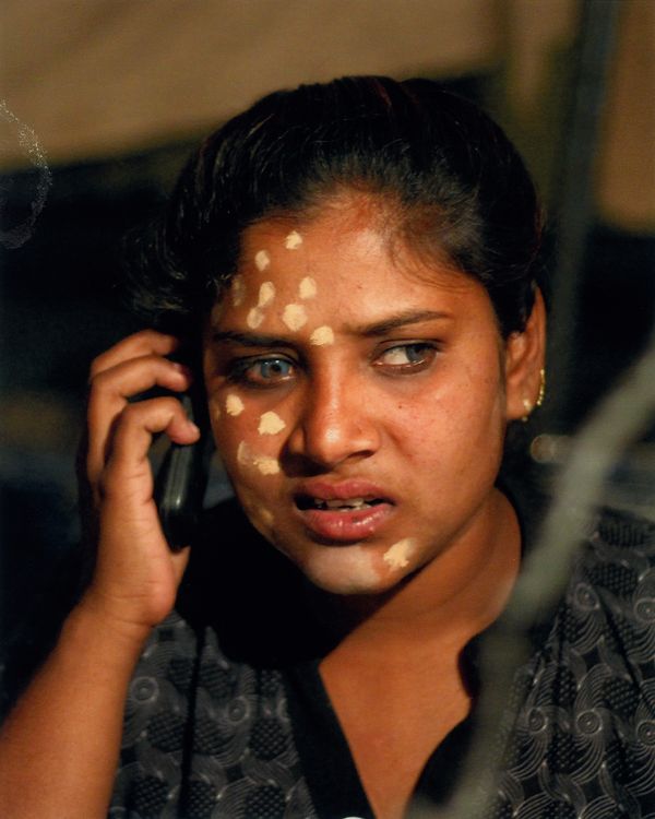 The Incessant Performance of a 100-Person Family