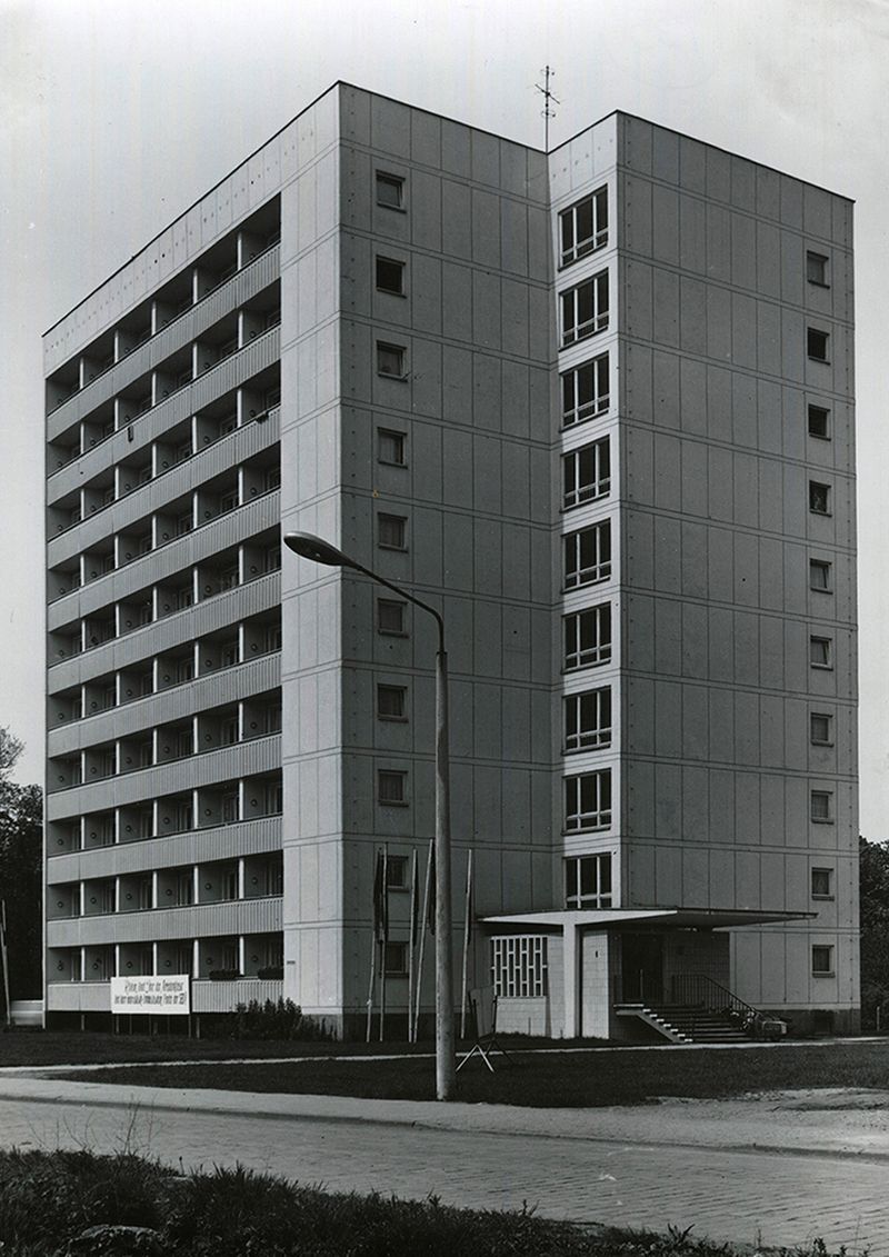 Sons and Daughters of GDR’s Abstract Politics