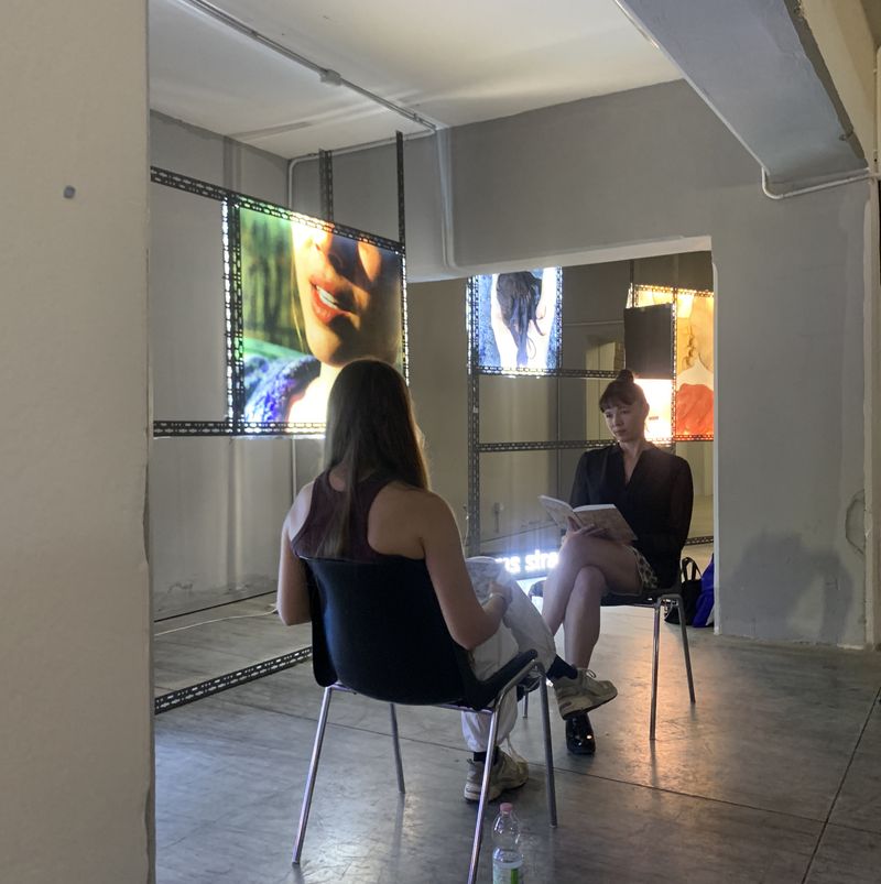 Brea Souders and Alice Moretto during the performantive reading of Another Online Pervert