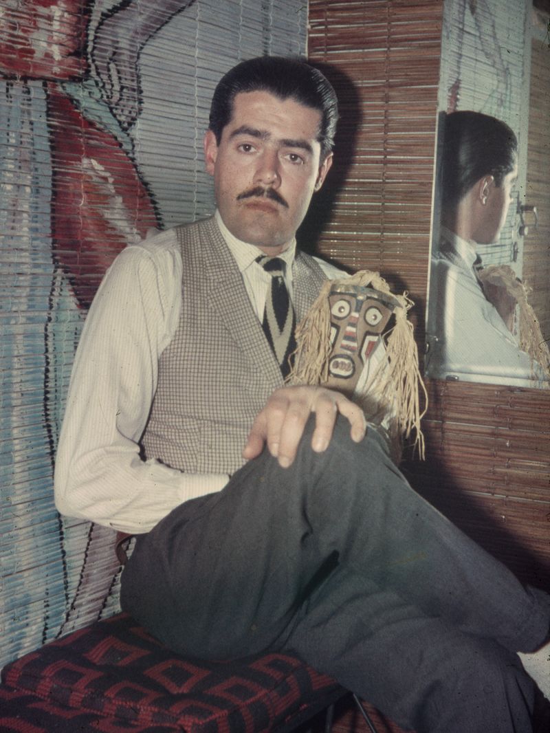 A Parallelism Between Divination, Dowsing, and Photography