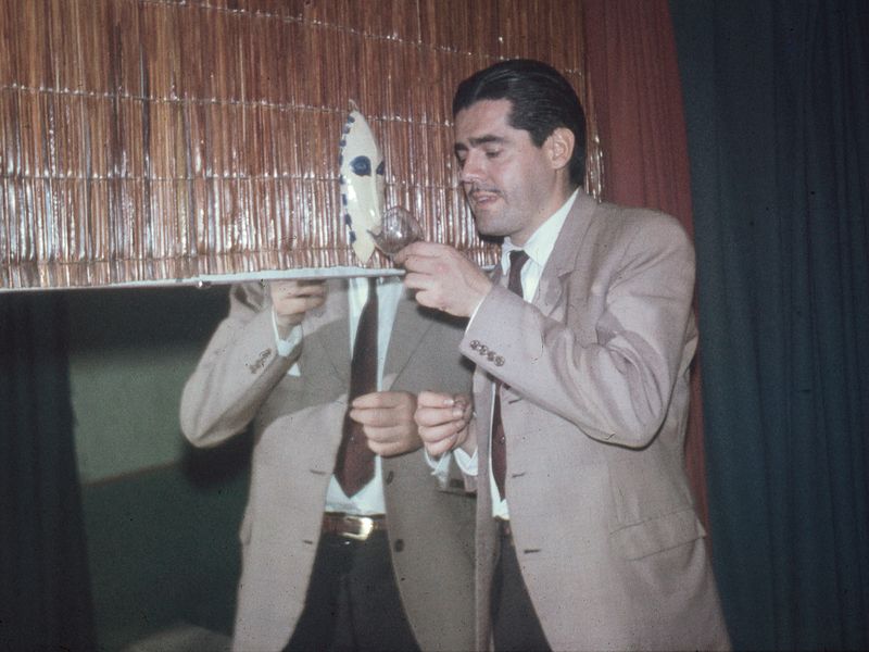 A Parallelism Between Divination, Dowsing, and Photography