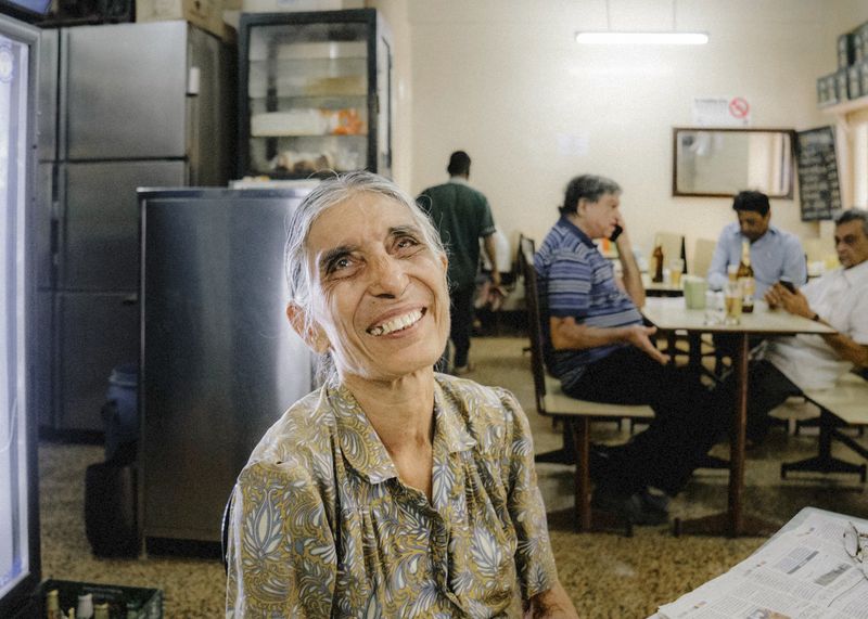 © Aakriti Chandervanshi - Image from the Maska Bun and Migration: Irani Cafés of Bombay photography project