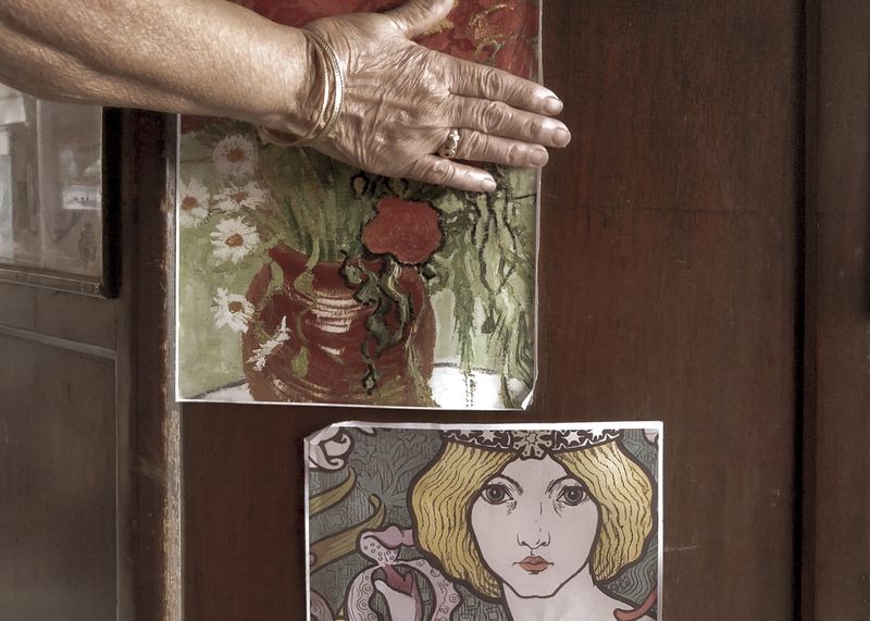 © Aakriti Chandervanshi - Image from the Maska Bun and Migration: Irani Cafés of Bombay photography project