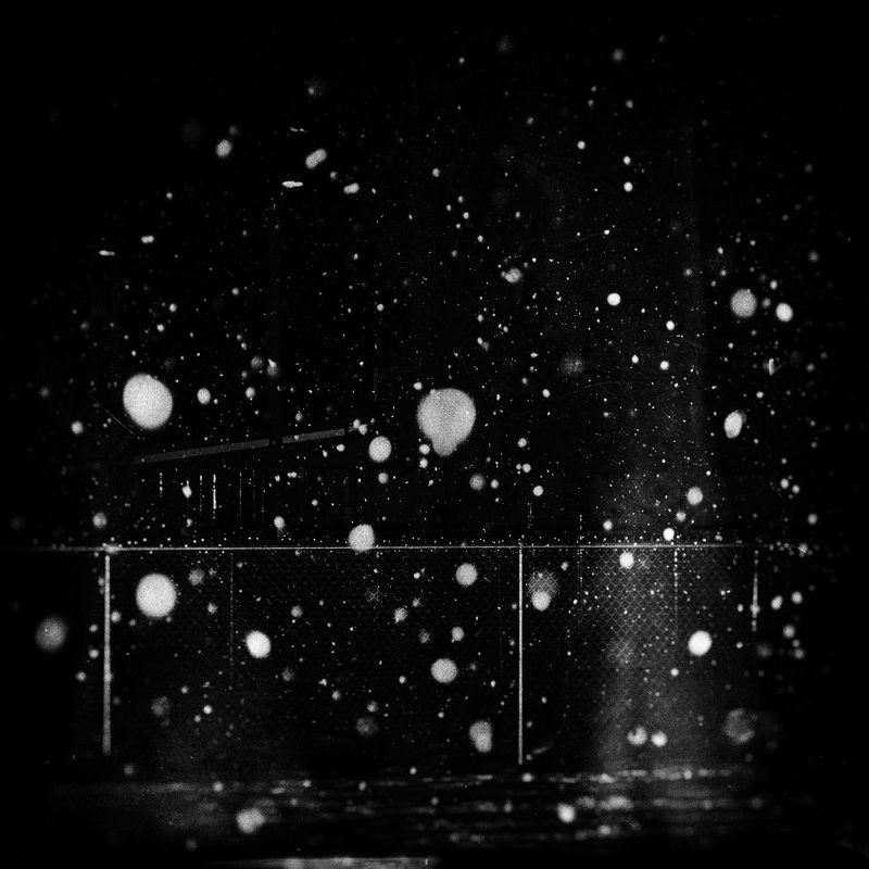 © Tirdad Aghakhani - Scary white balls